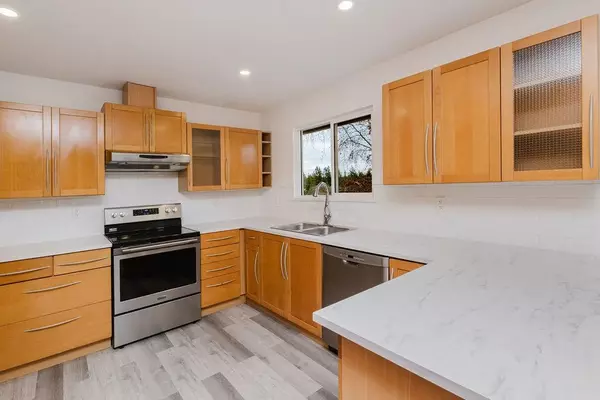 Sechelt, BC V7Z 0B1,4357 Cameo RD