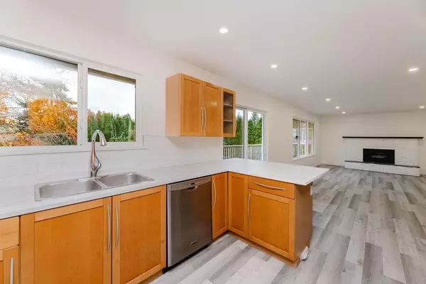 Sechelt, BC V7Z 0B1,4357 Cameo RD