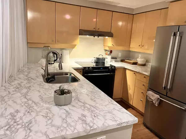 Vancouver, BC V6B 6J7,1008 Cambie ST #1007