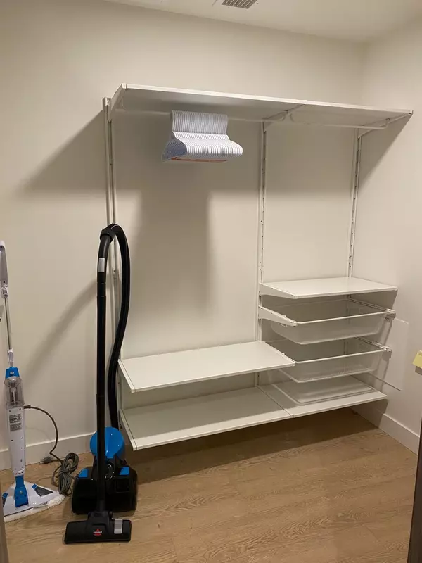 89 Nelson ST #709 Vancouver, BC V6Z 0E7