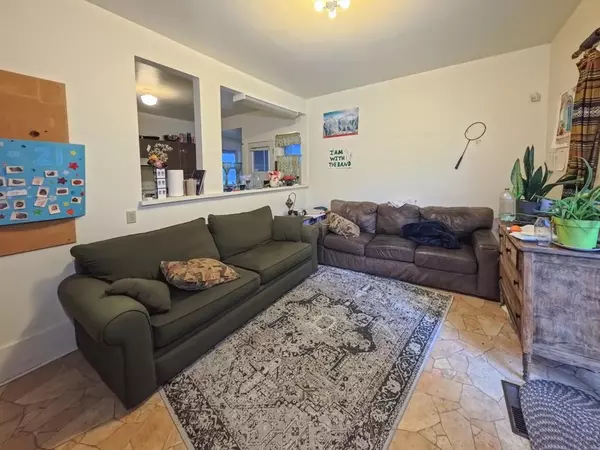 Vancouver, BC V6N 1L1,5570 Balaclava ST