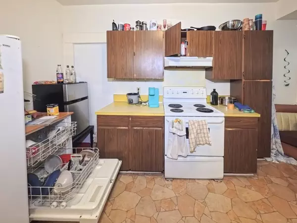 Vancouver, BC V6N 1L1,5570 Balaclava ST