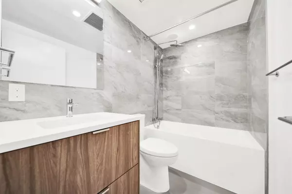 13675 107a AVE #2101 Surrey, BC V3T 0X2