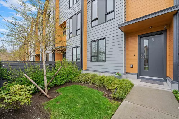 Surrey, BC V3Z 0Z4,16685 25 AVE #27