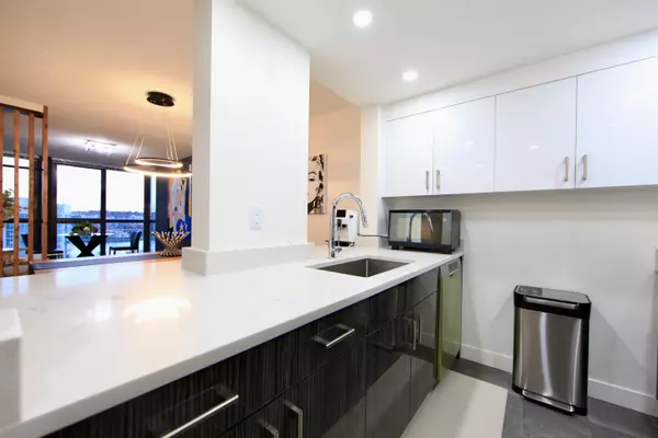 Vancouver, BC V6B 5Z3,238 Alvin Narod Mews
