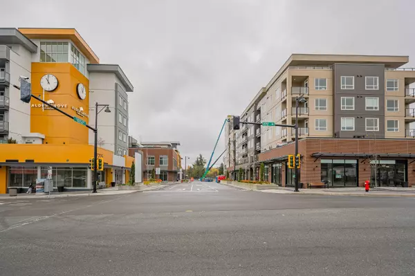 Langley, BC V4W 0E3,27215 Aldergrove Town Center DR #213