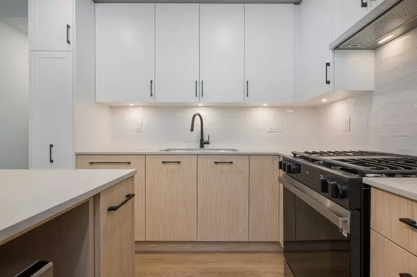 27215 Aldergrove Town Center DR #213 Langley, BC V4W 0E3