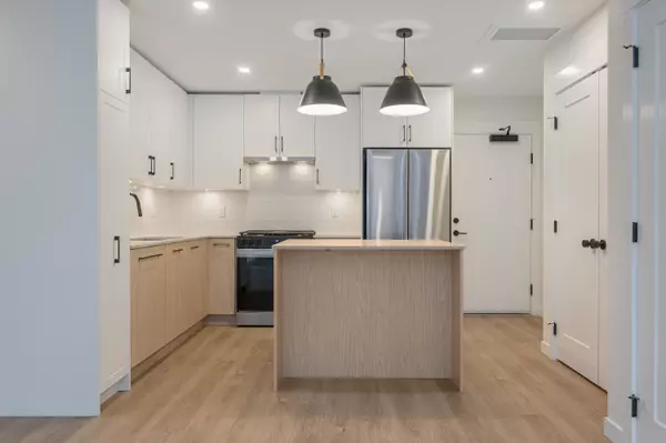 27215 Aldergrove Town Center DR #213 Langley, BC V4W 0E3