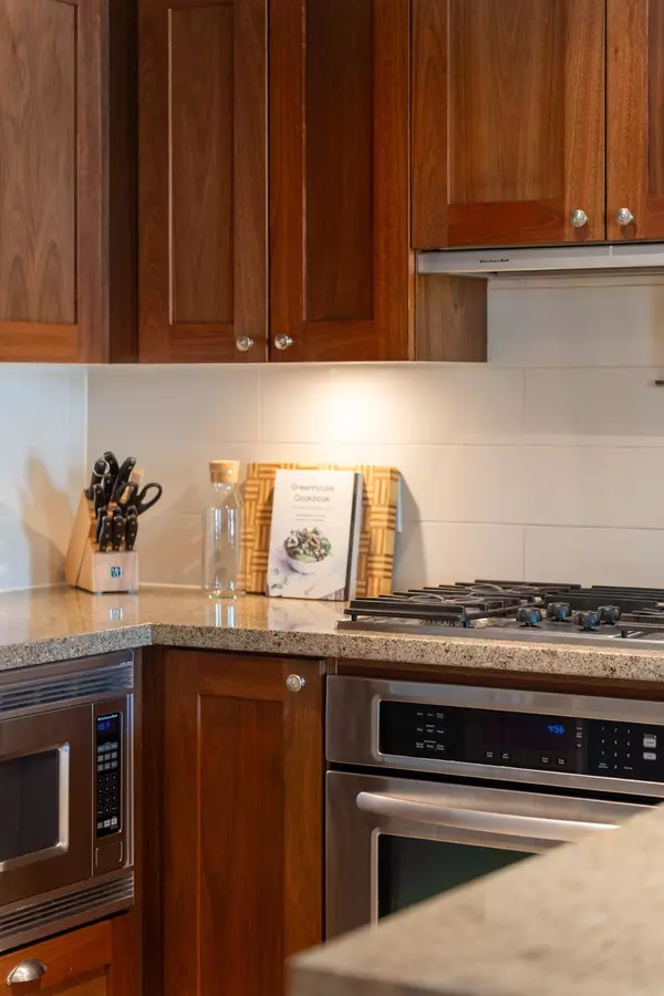 Richmond, BC V6Y 0A9,9373 Hemlock DR #317