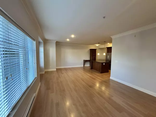 Maple Ridge, BC V2X 3H6,22150 Dewdney Trunk RD #215