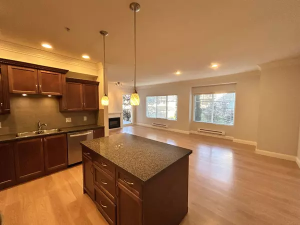 Maple Ridge, BC V2X 3H6,22150 Dewdney Trunk RD #215