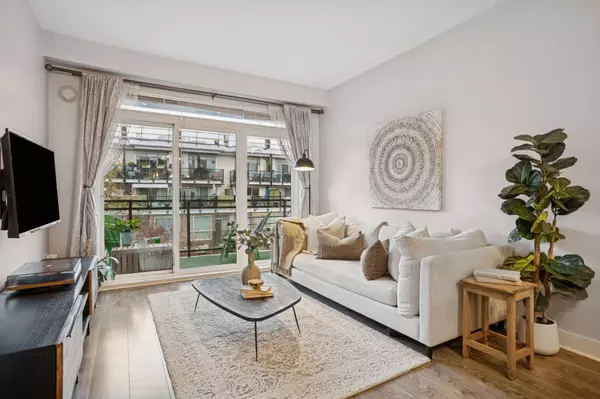 North Vancouver, BC V7M 0C6,733 W 14 ST #303