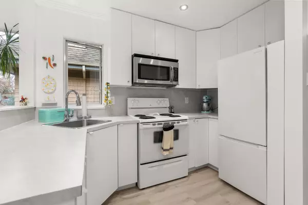 Vancouver, BC V5Z 1P7,623 W 14th AVE #E301