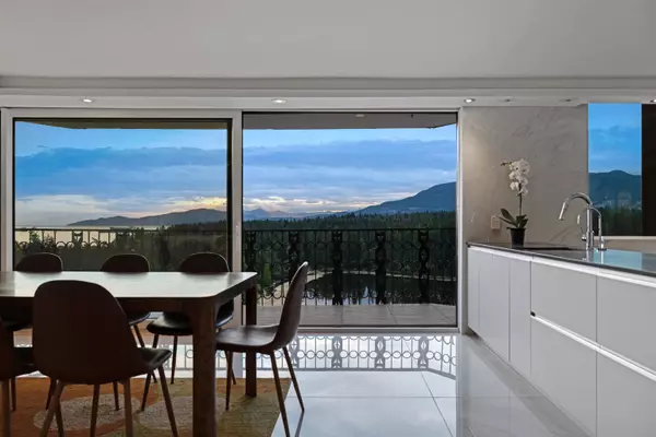 Vancouver, BC V6G 2R2,845 Chilco ST #1501