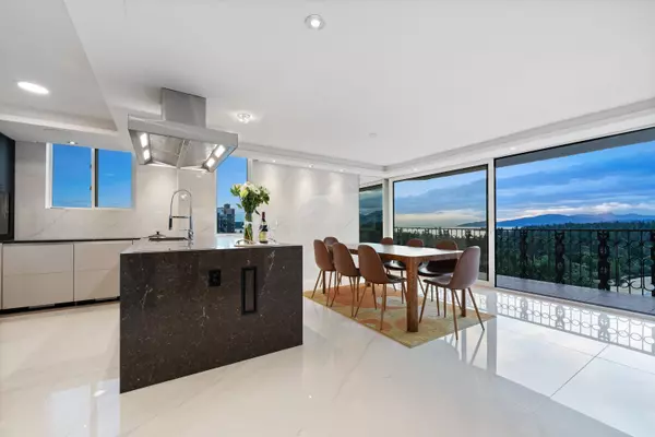 845 Chilco ST #1501, Vancouver, BC V6G 2R2