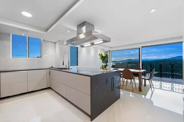 Vancouver, BC V6G 2R2,845 Chilco ST #1501