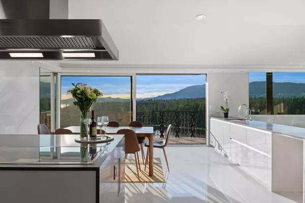 Vancouver, BC V6G 2R2,845 Chilco ST #1501