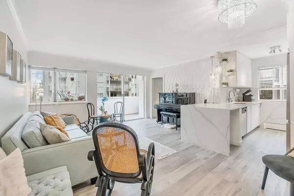 West Vancouver, BC V7V 1R8,1750 Esquimalt AVE #101