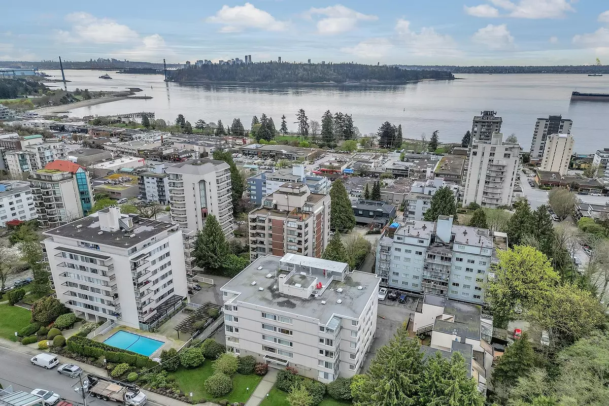 West Vancouver, BC V7V 1R8,1750 Esquimalt AVE #101