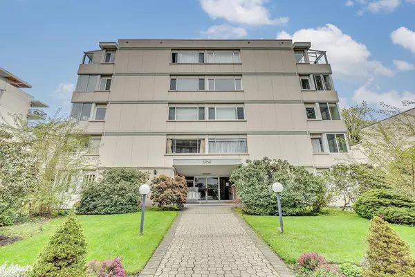 West Vancouver, BC V7V 1R8,1750 Esquimalt AVE #101