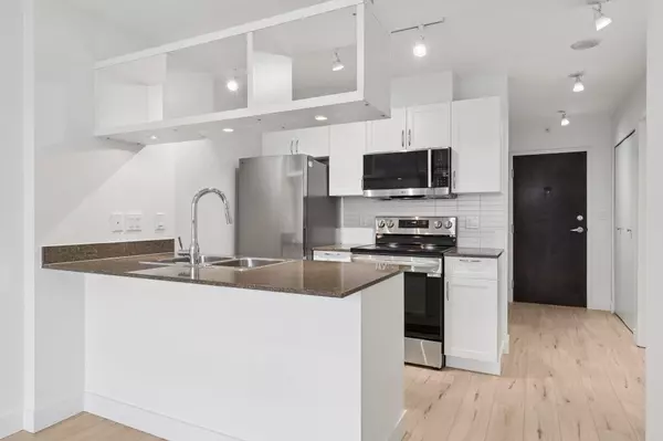 Vancouver, BC V6Z 3H8,938 Smithe ST #1532