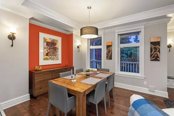 452 Tempe CRES North Vancouver, BC V7N 1E8