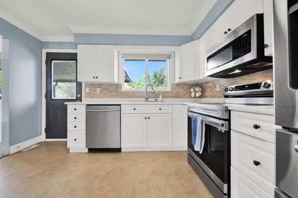 Surrey, BC V3R 6X7,9088 146a ST