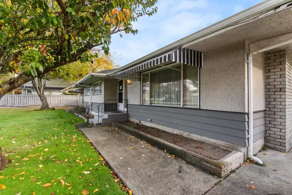 Richmond, BC V7A 1W3,9620 No. 3 RD