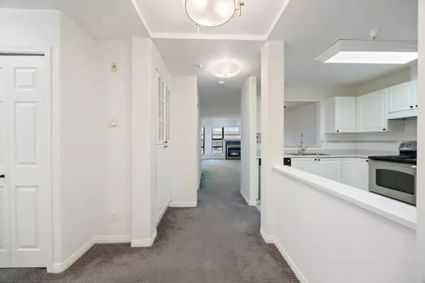 Surrey, BC V4A 1W9,15241 18 AVE #209