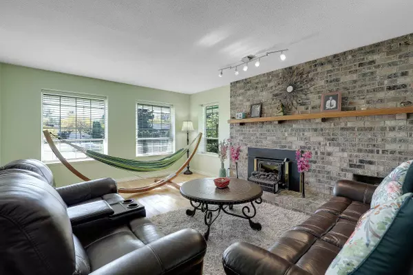 Surrey, BC V3W 8X3,8182 140b ST