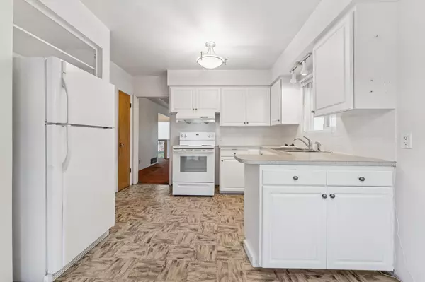 1521 E 64th AVE Vancouver, BC V5P 2M4