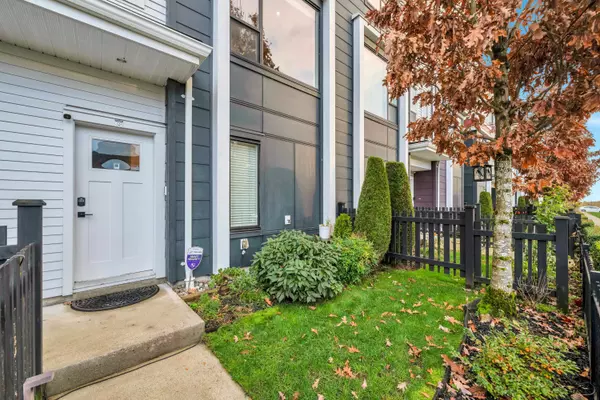 Surrey, BC V3Z 0S5,16336 23a AVE #38