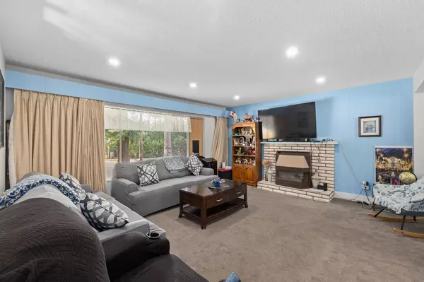 Abbotsford, BC V2T 1A5,32235 Marshall RD