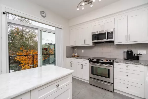 Coquitlam, BC V3E 0H6,1299 Coast Meridian RD #21