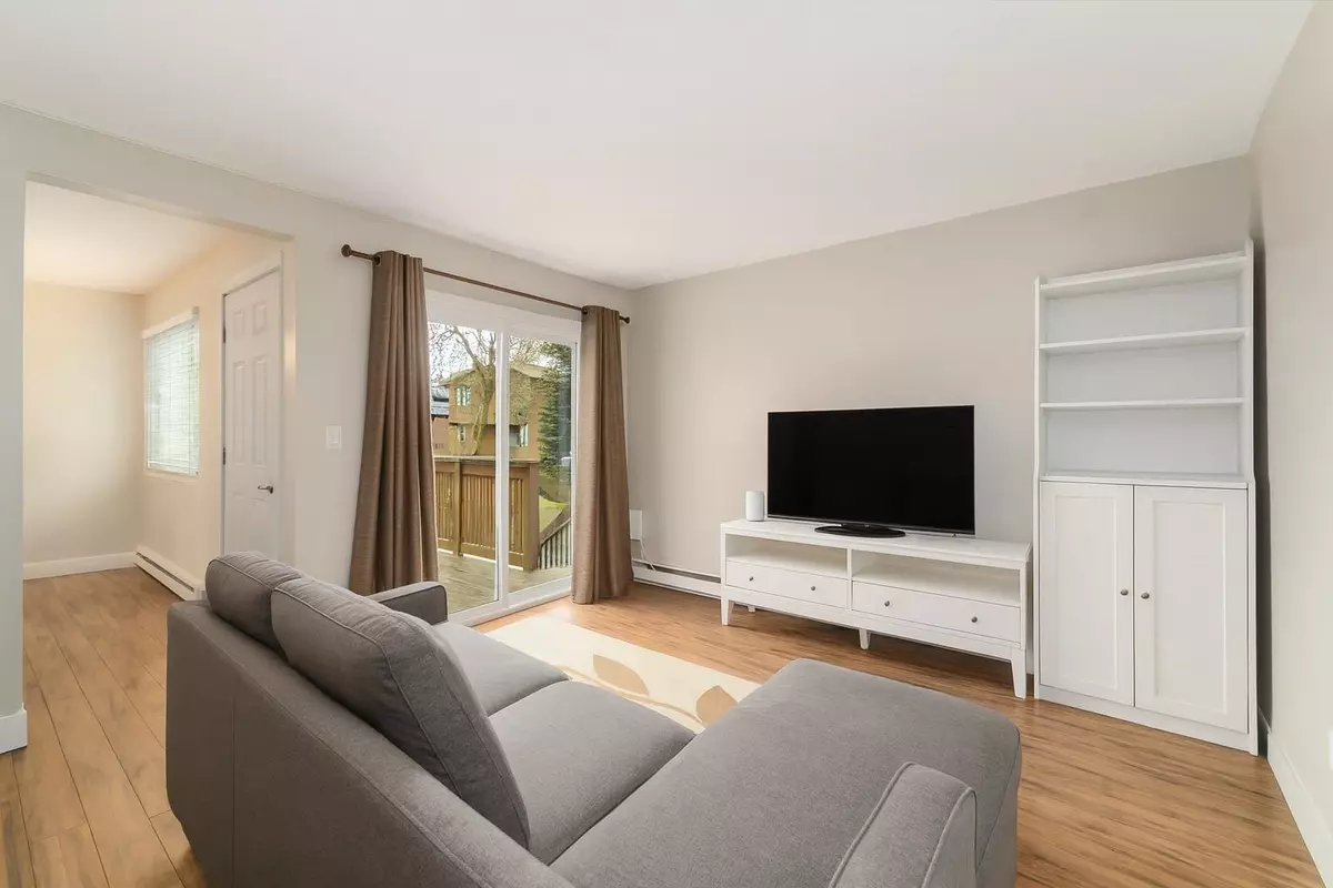 Port Moody, BC V3H 3V7,314 Highland WAY #5