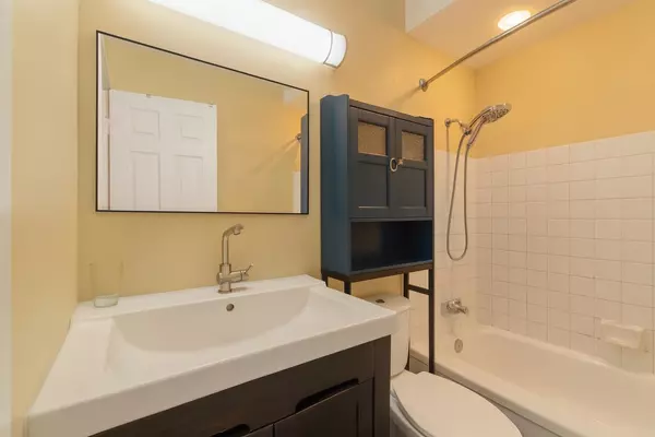 Port Moody, BC V3H 3V7,310 Highland WAY #6