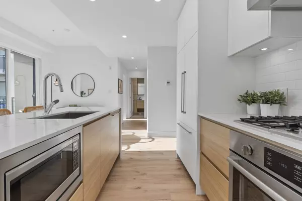 Port Moody, BC V3H 0L9,3131 Murray ST #527