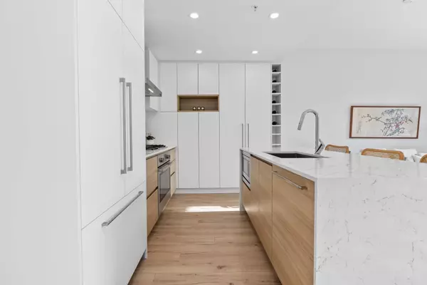 Port Moody, BC V3H 0L9,3131 Murray ST #527