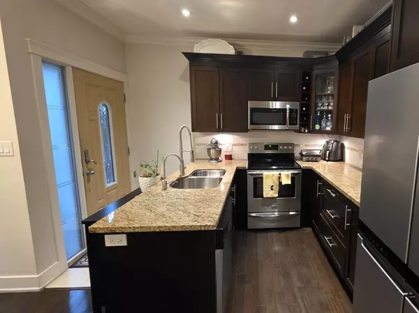 North Vancouver, BC V7M 1T1,665 W 15th ST