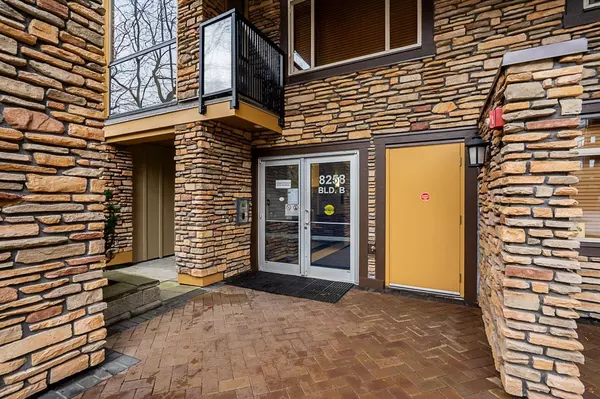 Langley, BC V2Y 0N3,8258 207a ST #467