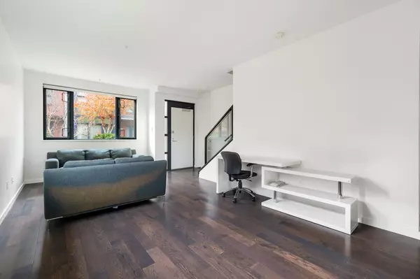 Vancouver, BC V5Z 3G9,6342 Ash ST