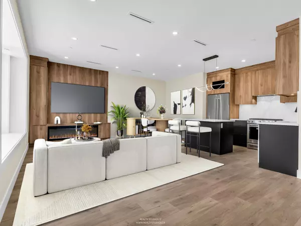 5221 Clarendon ST #1, Vancouver, BC V5R 3J7