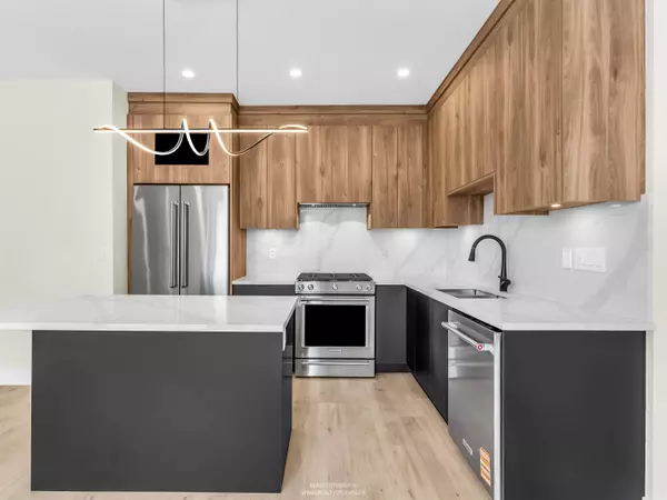 Vancouver, BC V5R 3J7,5221 Clarendon ST #1