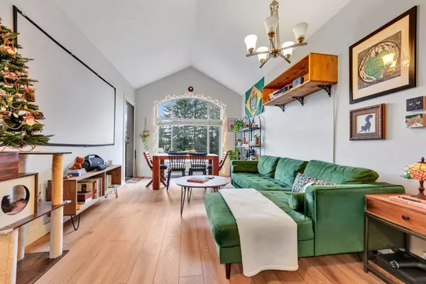 12525 190a ST #411, Pitt Meadows, BC V3Y 0E1