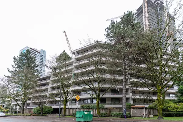 Burnaby, BC V5H 4B4,5932 Patterson AVE #301