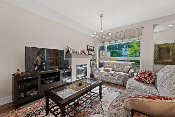 North Vancouver, BC V7M 0A8,728 W 14th ST #45