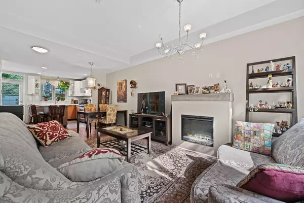 North Vancouver, BC V7M 0A8,728 W 14th ST #45