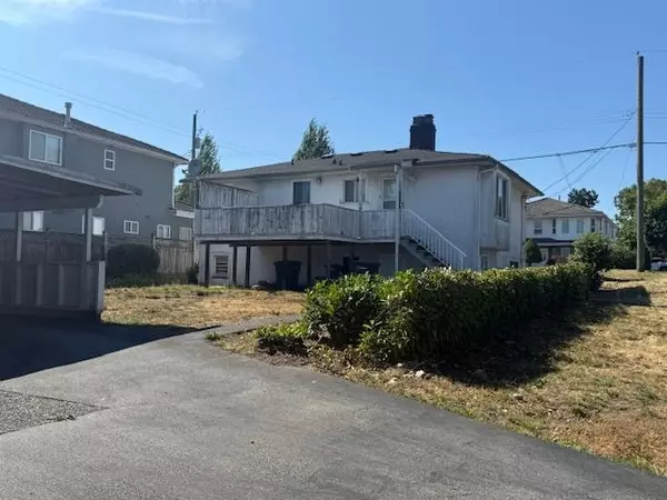 Burnaby, BC V3N 1W5,7790 15th AVE