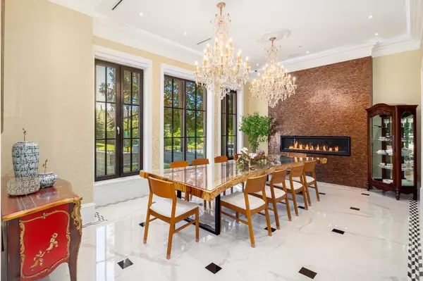 Vancouver, BC V6P 5H6,8483 Wiltshire ST