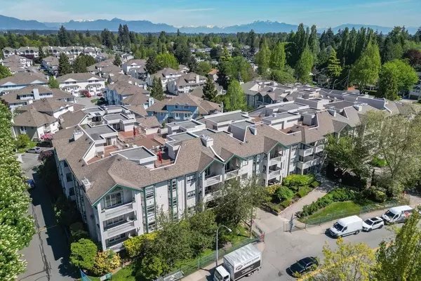 Surrey, BC V3W 6B4,13911 70 AVE #320